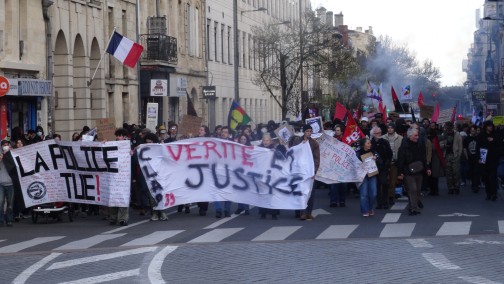 Bordeaux 14 mars 2026 . Pour ces manifestant la police tue , mais les protègent pour manifester contre eux !
